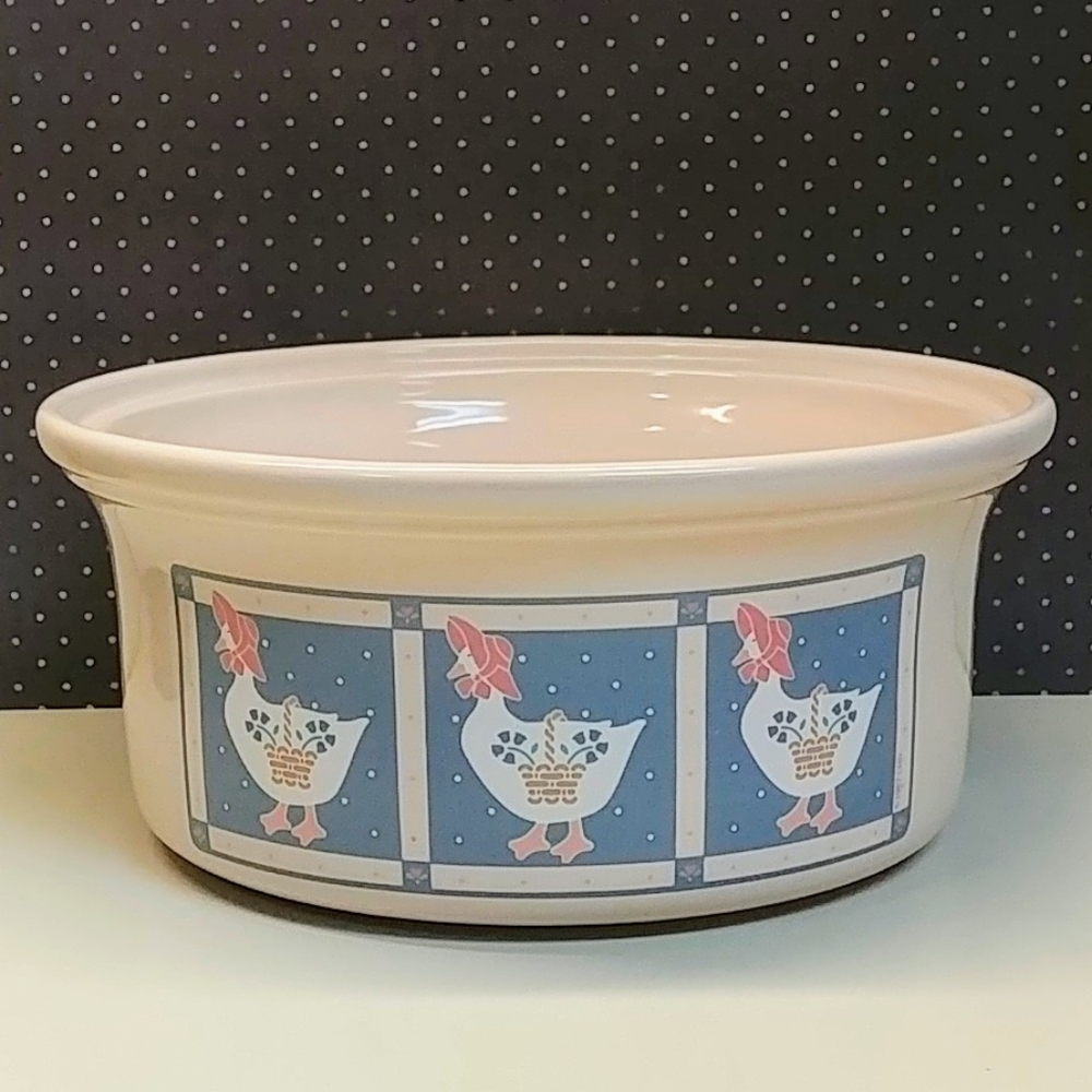 Vintage Covered Ceramic Crock Casserole - Picture 6 of 6
